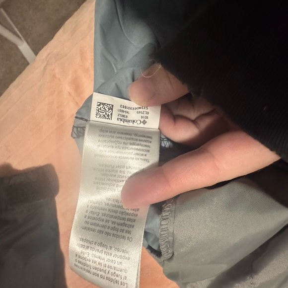 Columbia Women's Black Ski Jacket - Picture 3 of 4